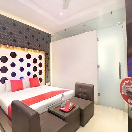 Oyo 14829 Hotel J Cruise 卢迪亚纳 外观 照片