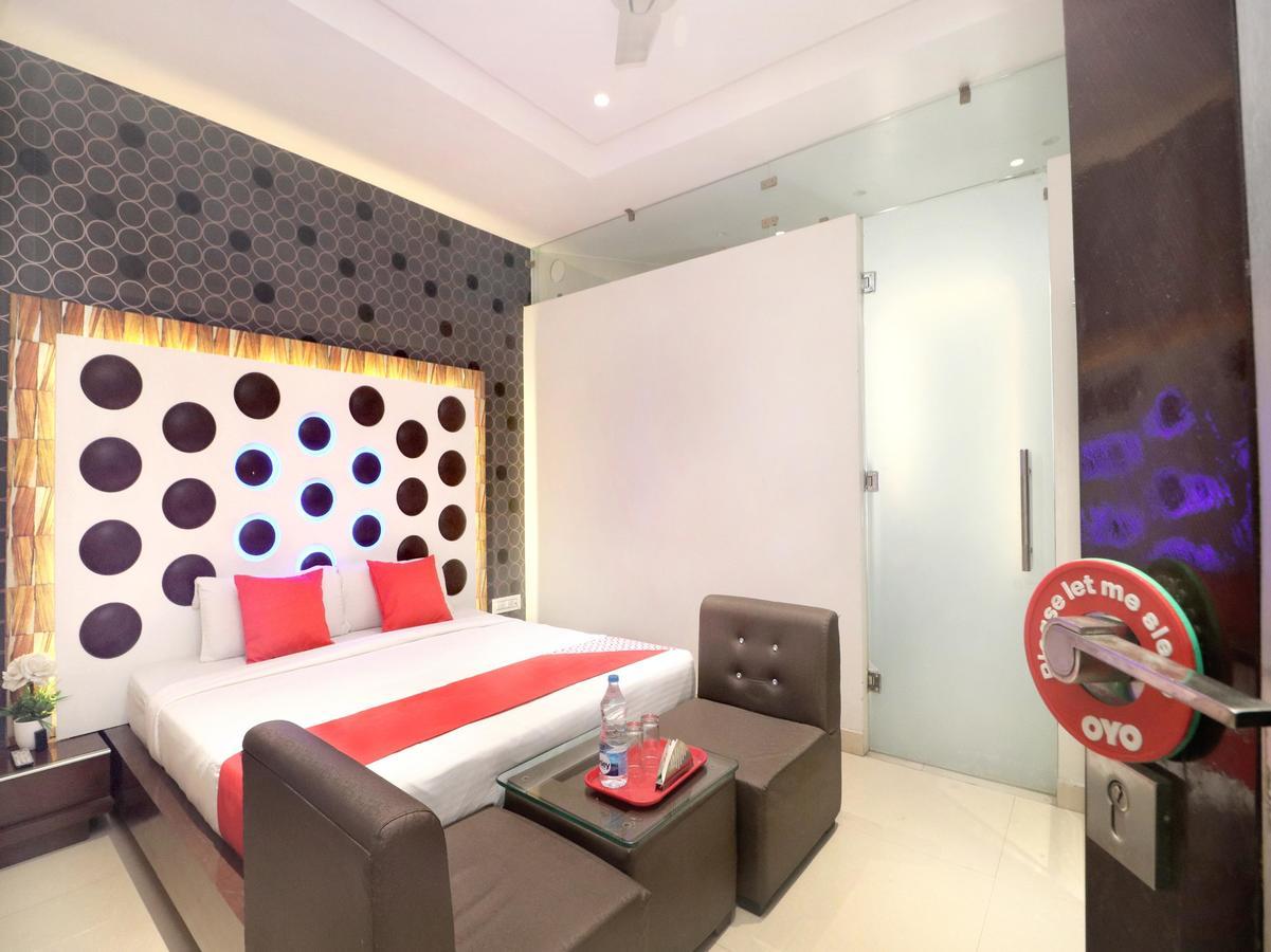 Oyo 14829 Hotel J Cruise 卢迪亚纳 外观 照片