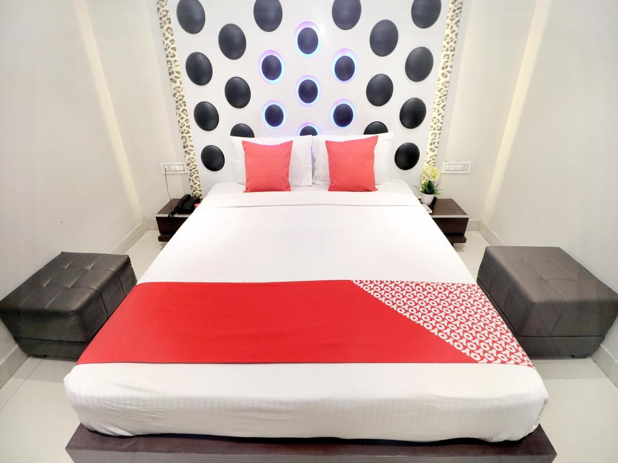 Oyo 14829 Hotel J Cruise 卢迪亚纳 外观 照片