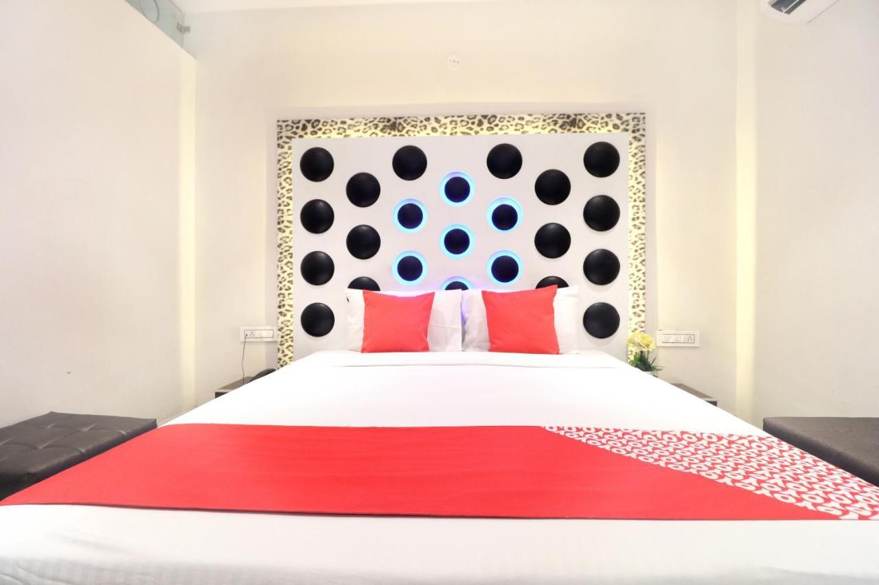 Oyo 14829 Hotel J Cruise 卢迪亚纳 外观 照片